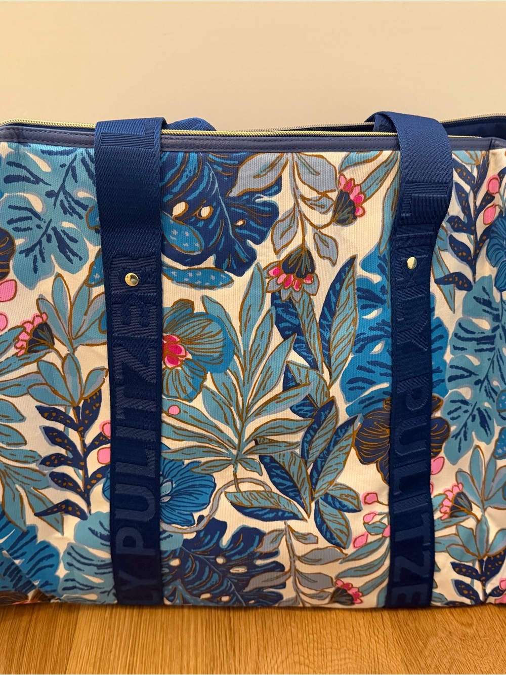 Lilly Pulitzer 3 Piece Set Best Fronds Forever Duffel Tote & Pouch EUC - Picture 4 of 16